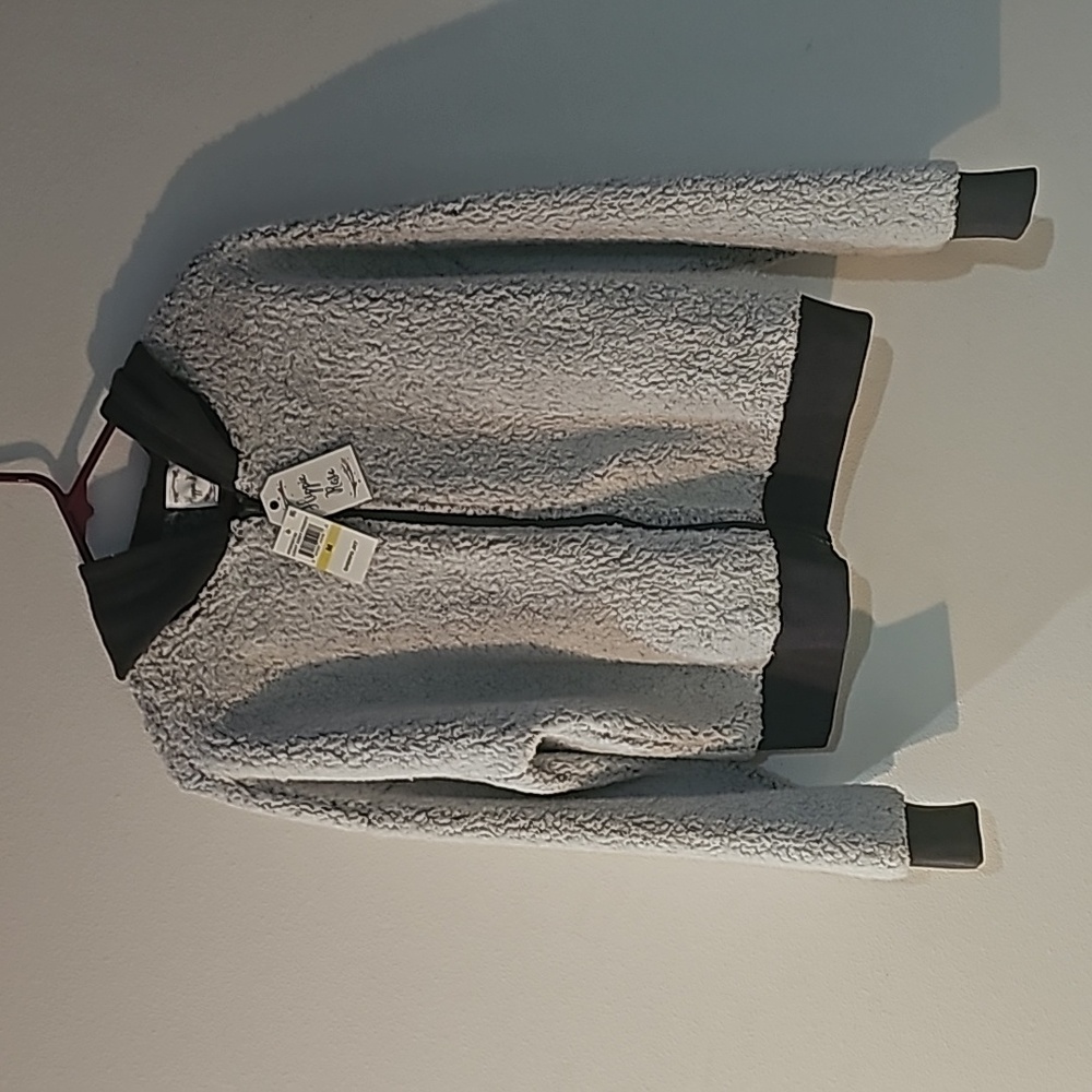 NWT Happy Rose Furry Zip Up Hoodie Light and Dark Gray Size M No Flaws!